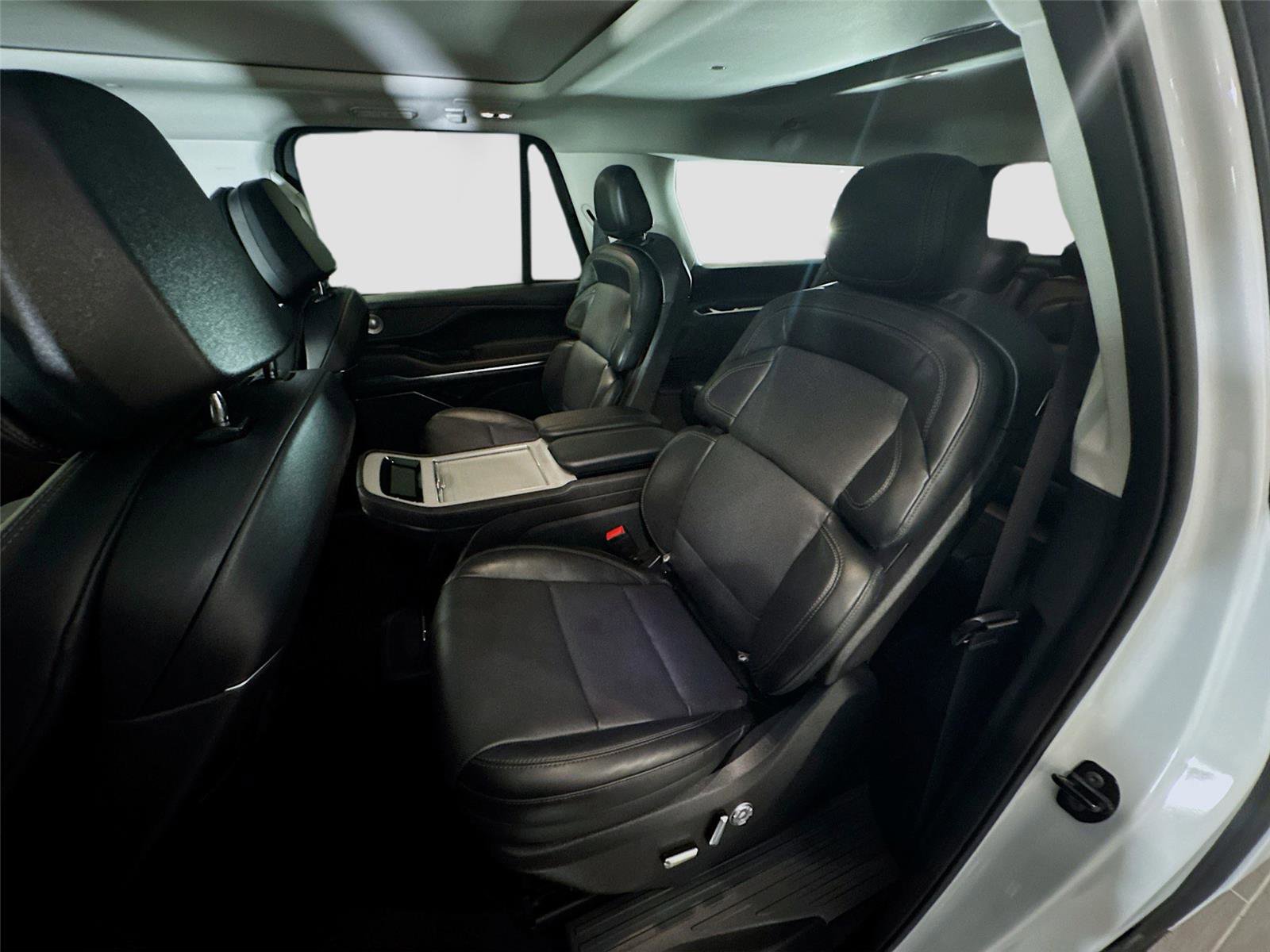 Used 2025 Lincoln Navigator L Reserve AWD/4WD image 17