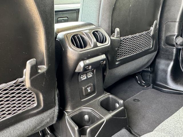 Used 2024 Jeep Wrangler Unlimited Rubicon AWD/4WD image 29