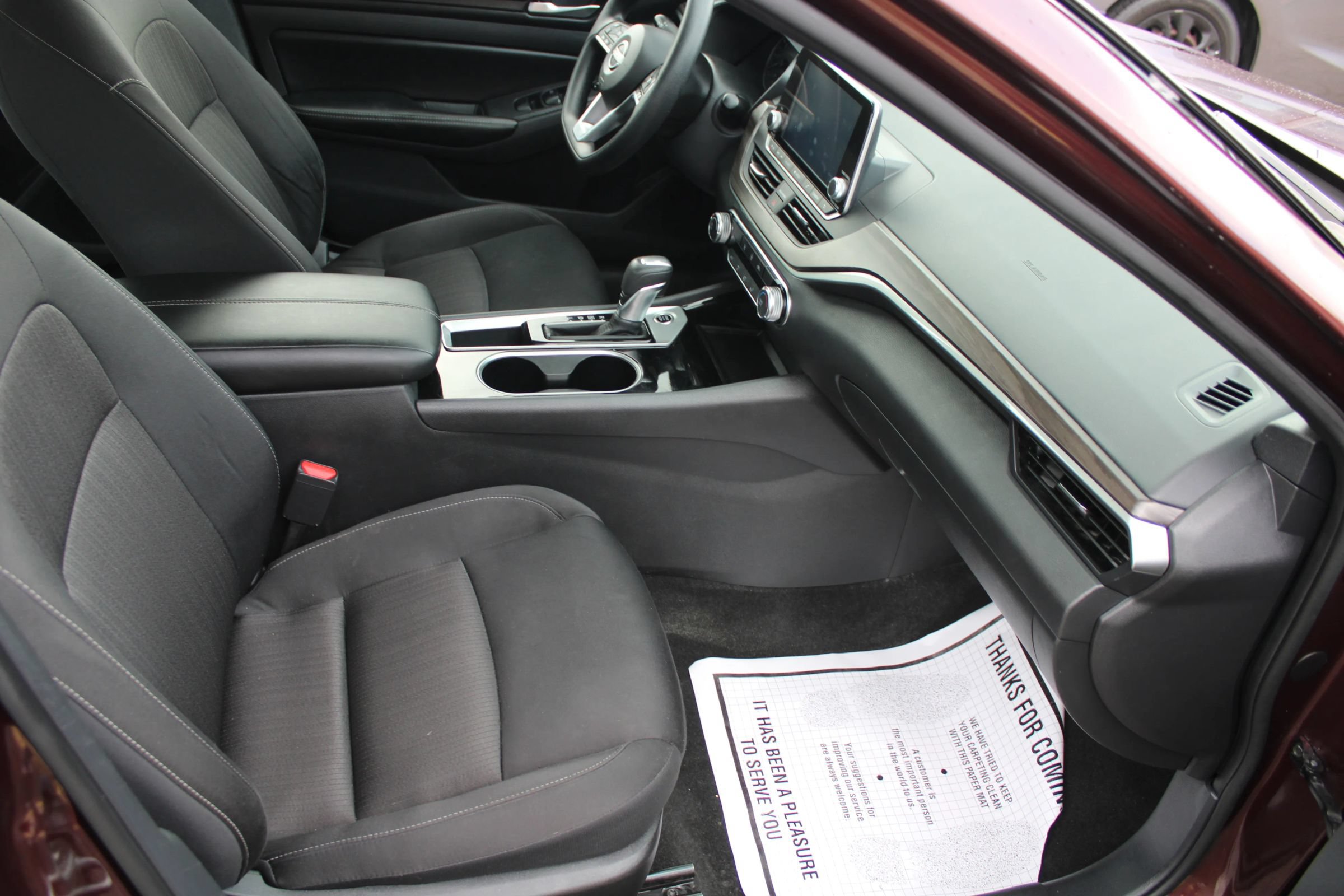 Used 2024 Nissan Altima 2.5 SV FWD image 24