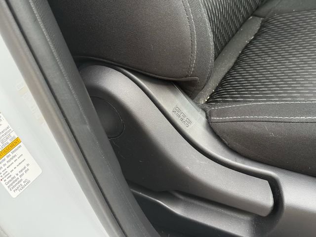 Used 2023 Mitsubishi Outlander ES AWD/4WD image 30