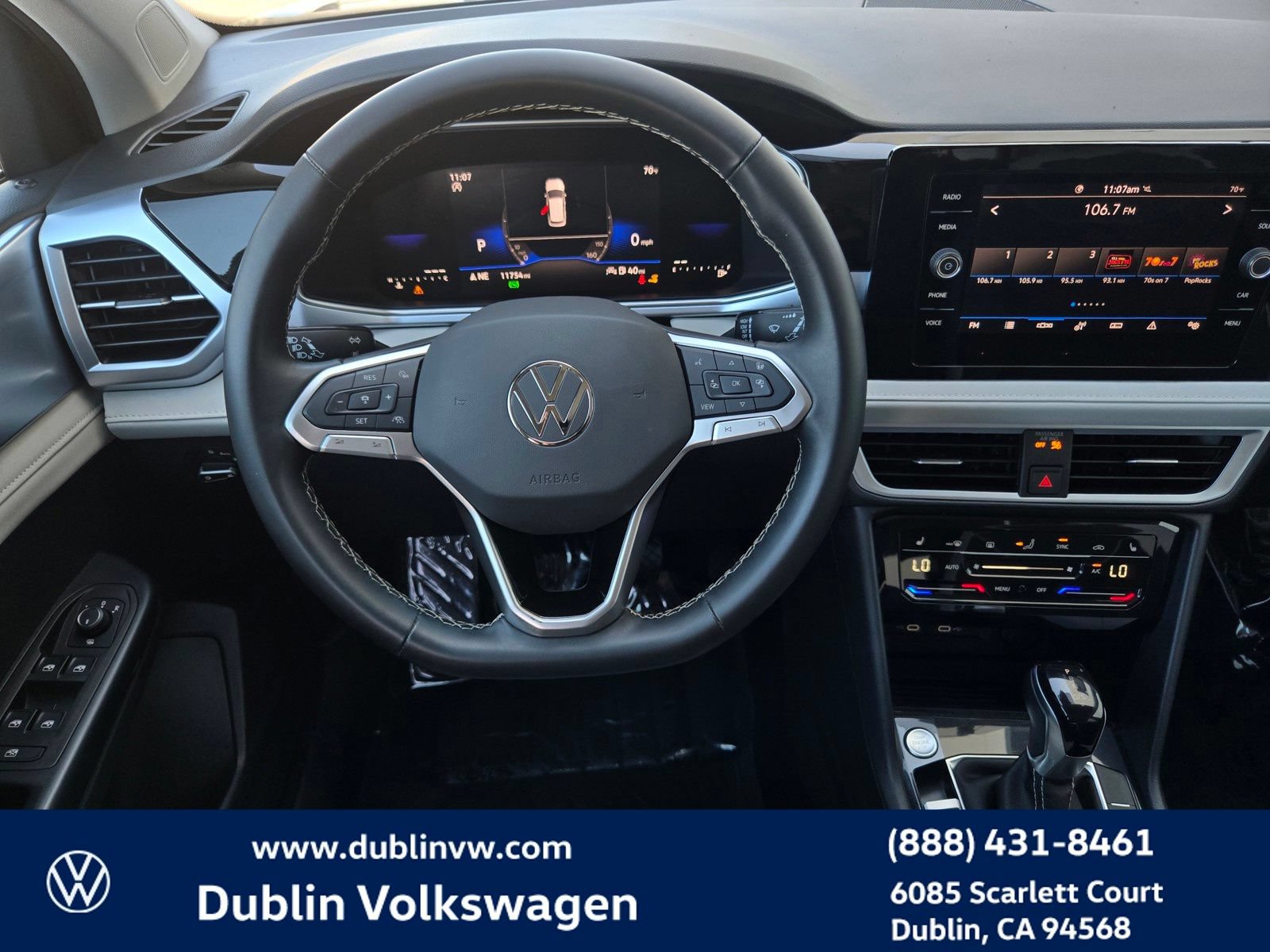 Certified 2025 Volkswagen Taos SE w/ Panoramic Sunroof Package FWD image 13