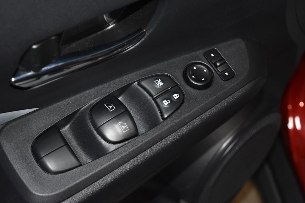 Certified 2023 Nissan Kicks SR w/ SR Premium Package image 5