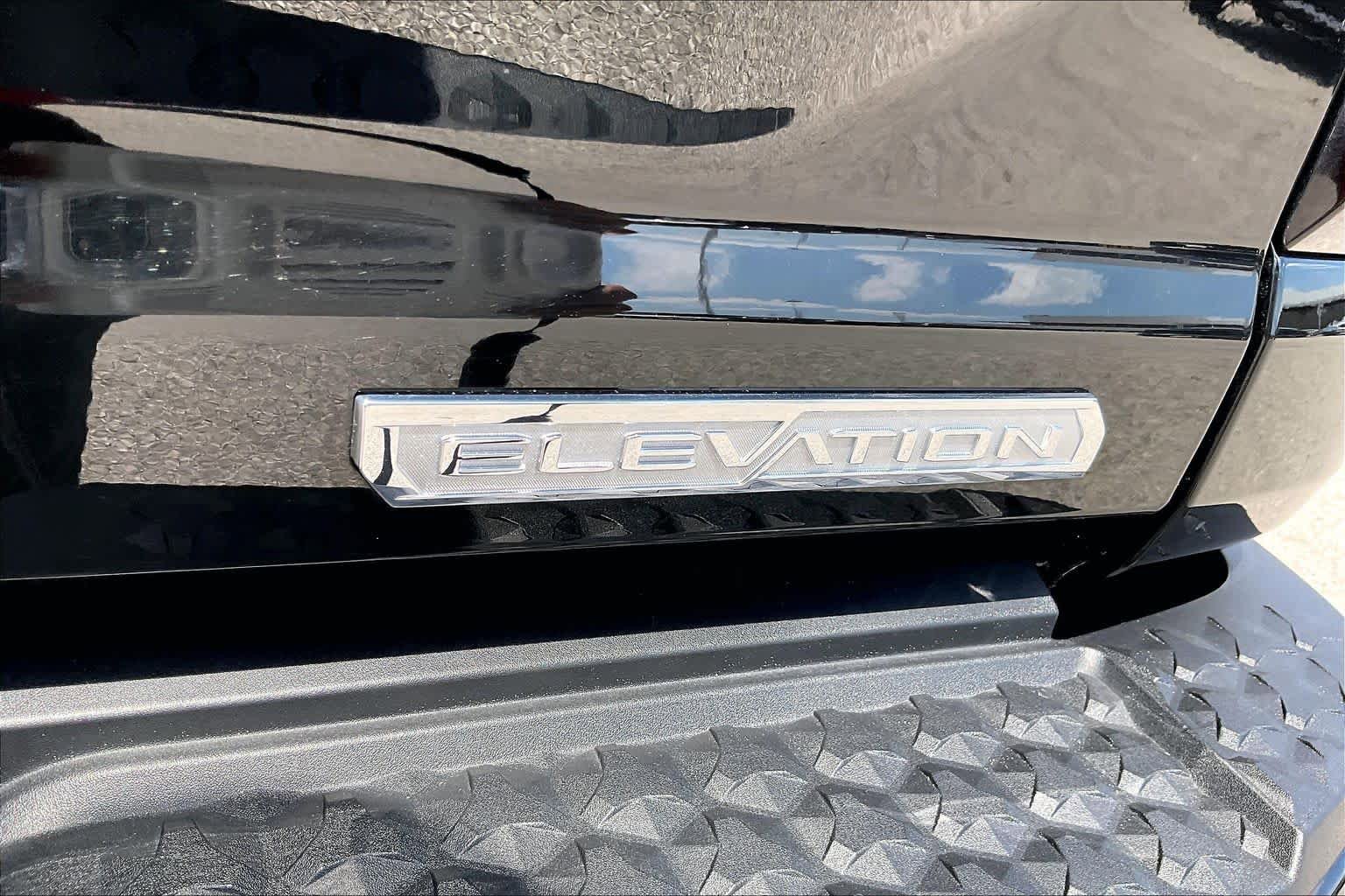 Used 2025 GMC Canyon Elevation w/ Convenience Package RWD image 10