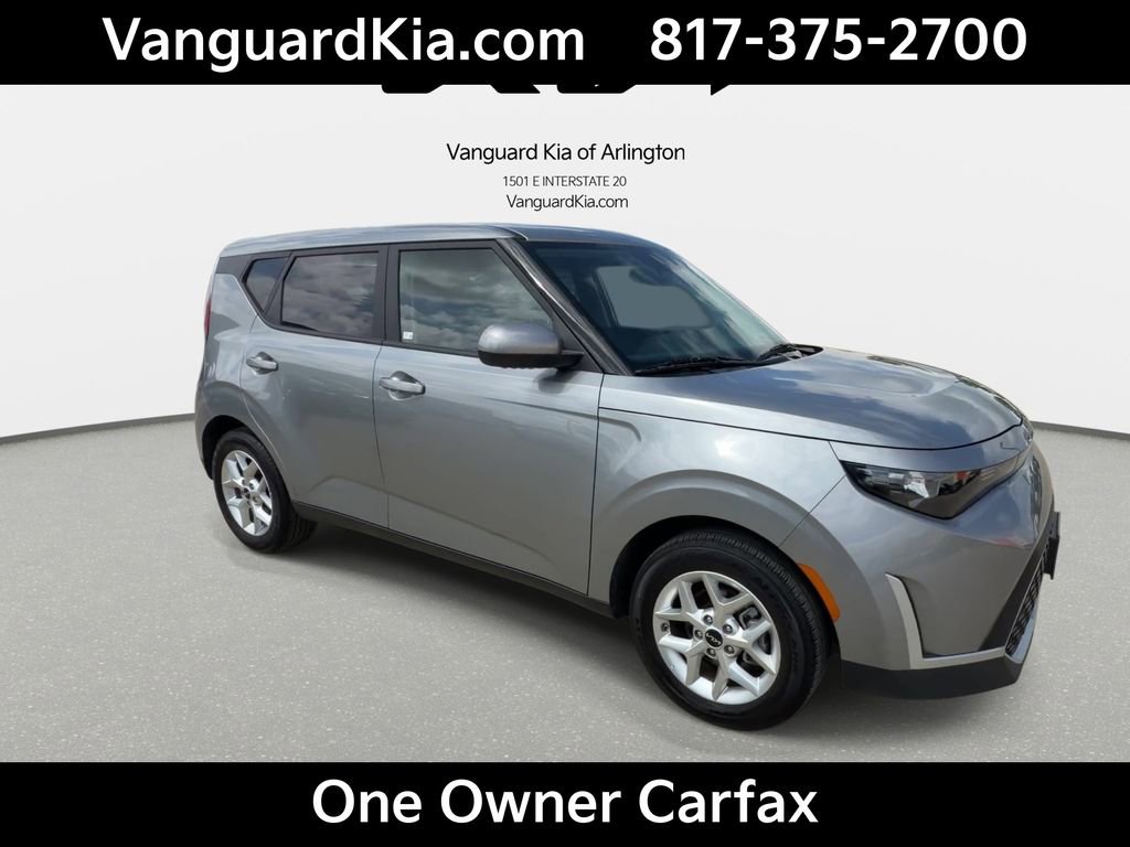Certified 2025 Kia Soul LX FWD image 2