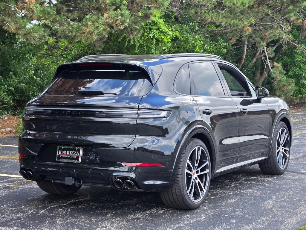 New 2025 Porsche Cayenne GTS image 7