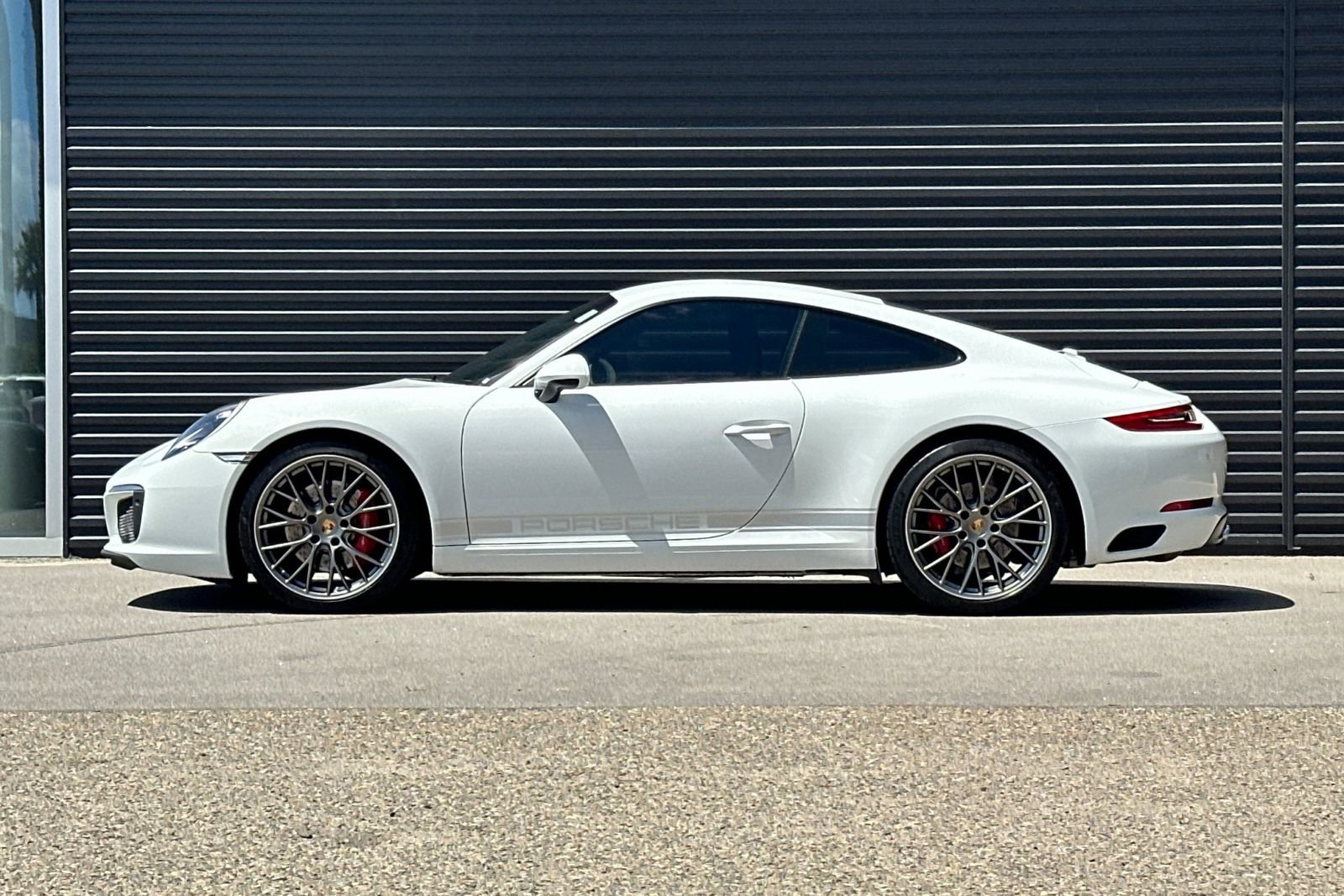Used 2018 Porsche 911 Carrera S RWD image 2
