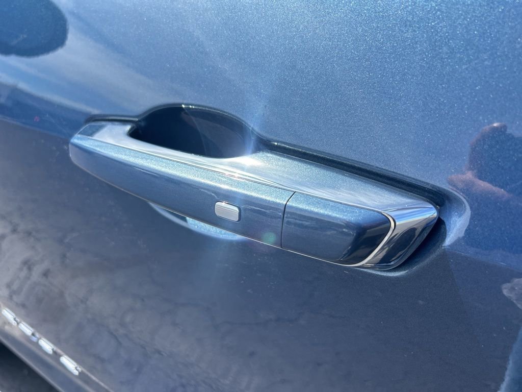 Used 2025 Chevrolet Traverse High Country image 14