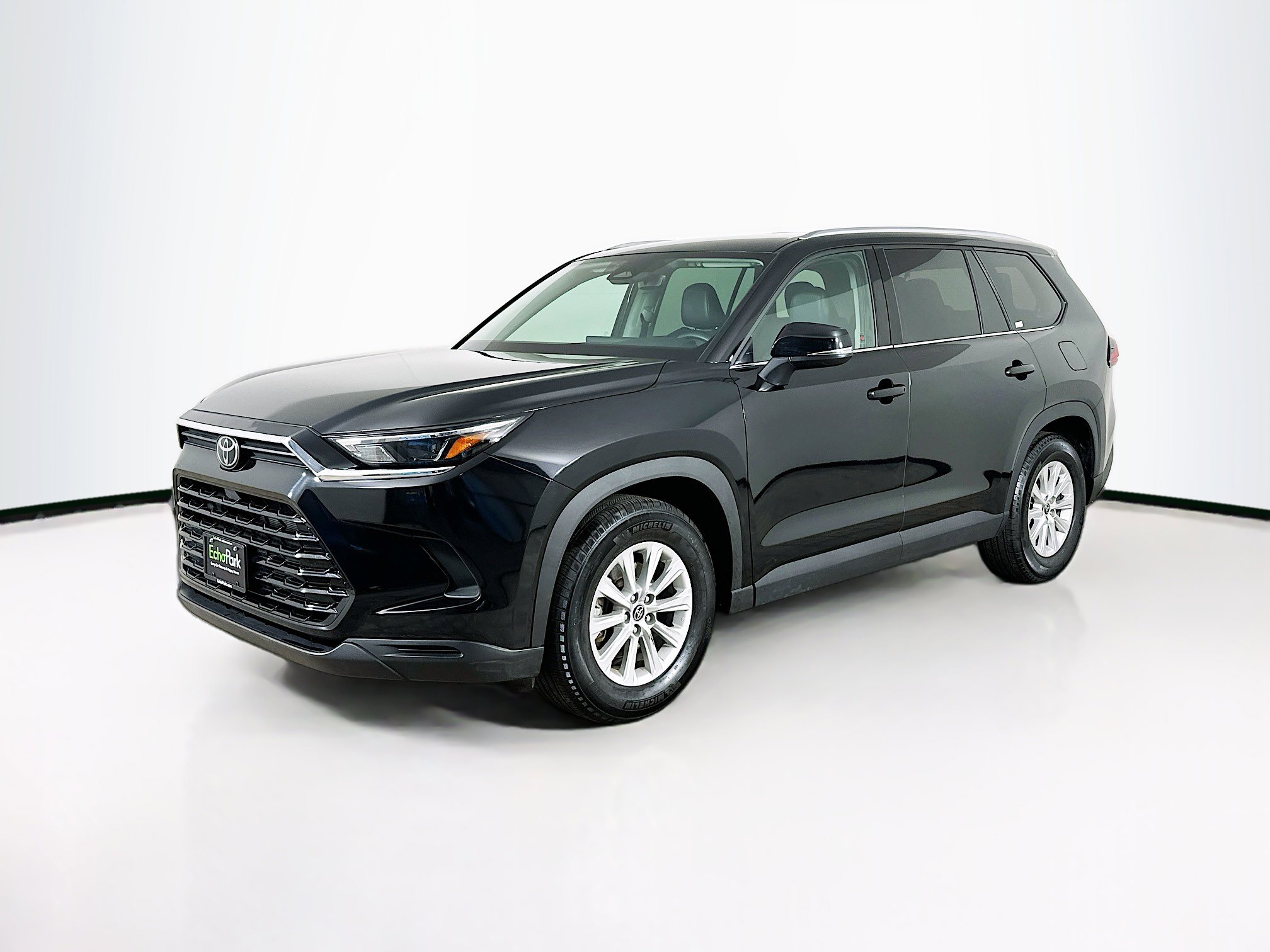 Used 2025 Toyota Grand Highlander AWD image 3