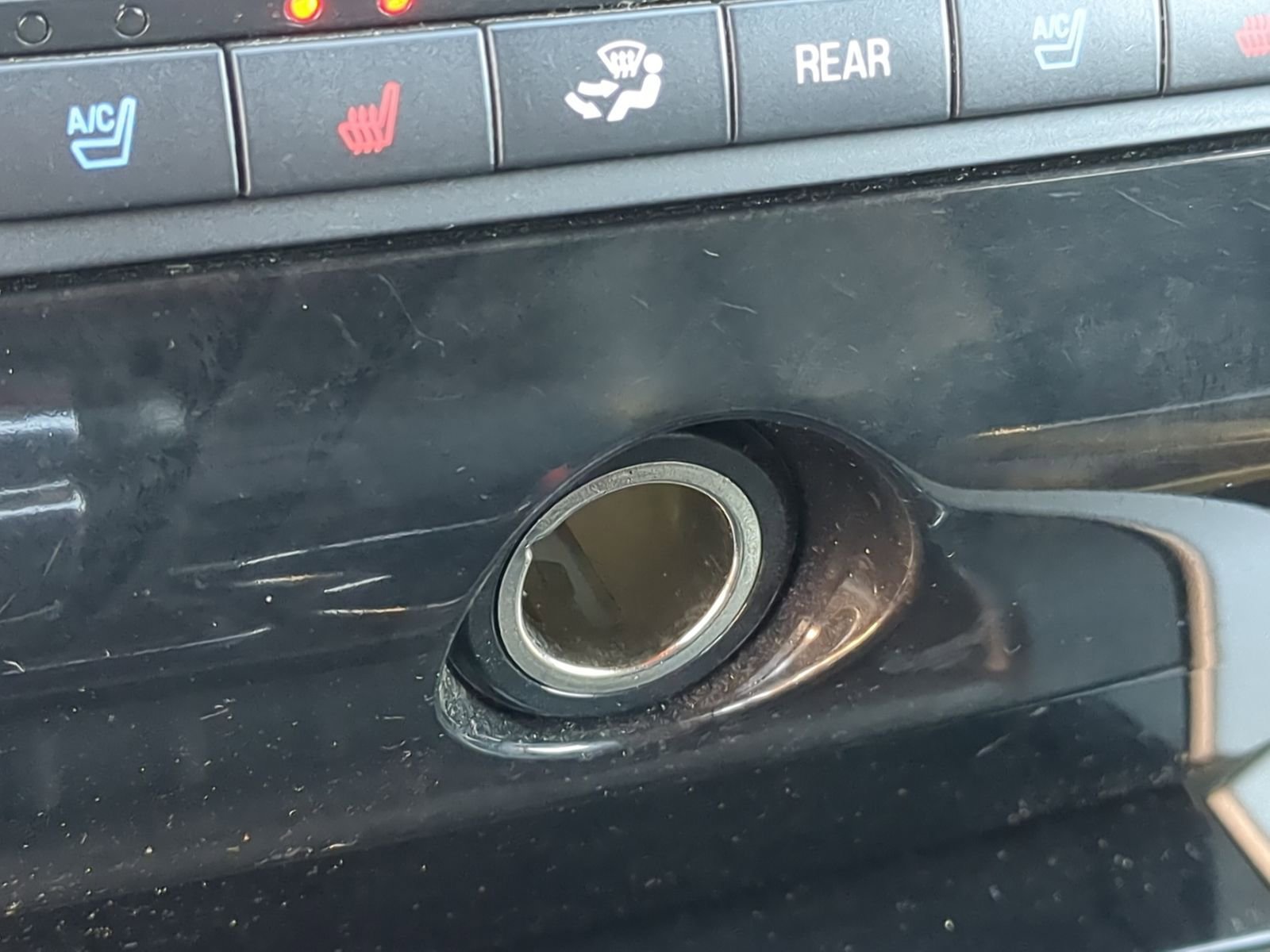 Used 2011 Ford Expedition Limited image 31