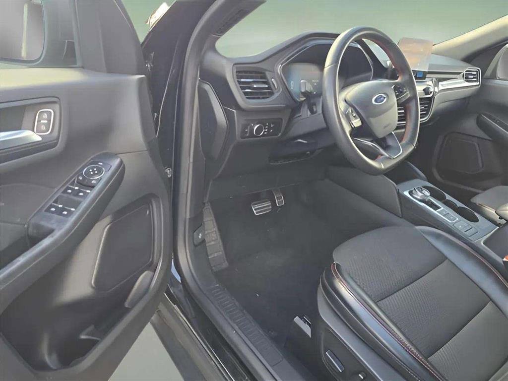Used 2023 Ford Escape ST-Line image 9