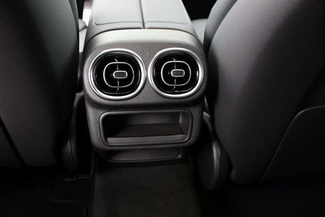 New 2025 Mercedes-Benz GLC 300 4MATIC image 37