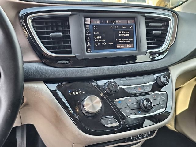 Used 2023 Chrysler Voyager LX image 26