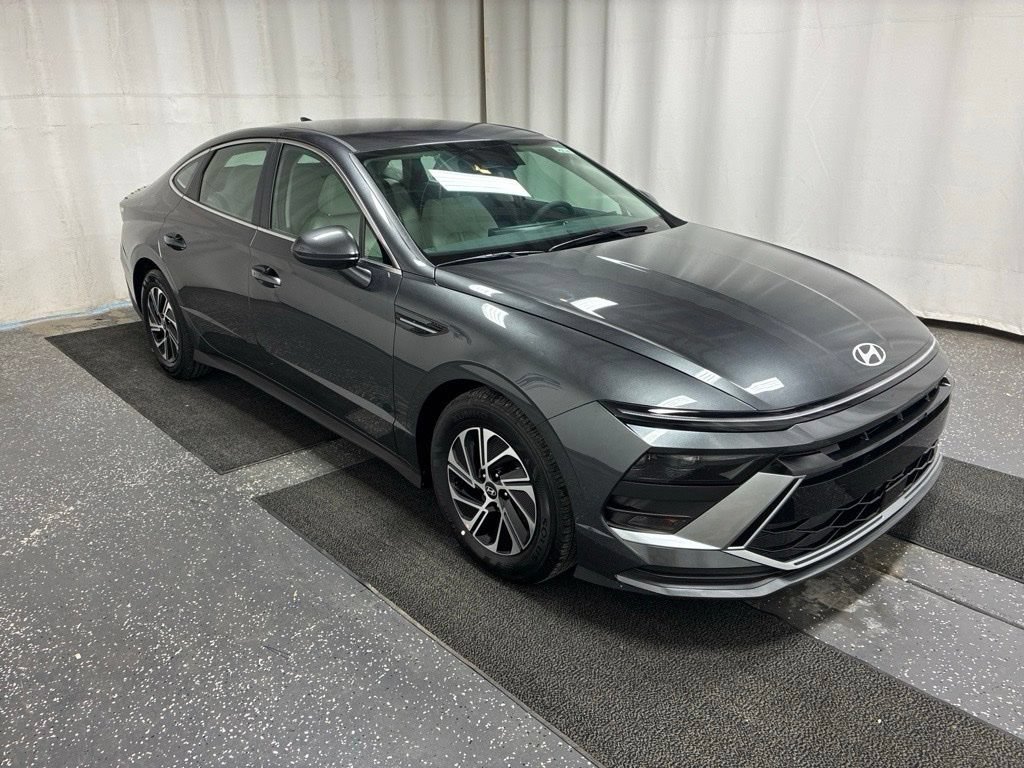 New 2026 Hyundai Sonata Blue FWD image 3
