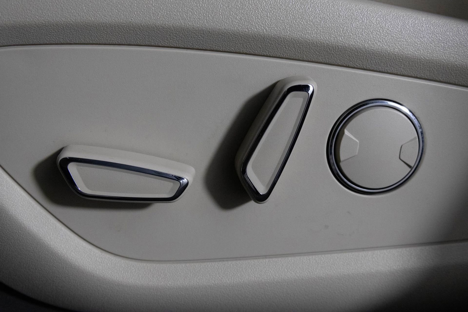 Used 2017 Lincoln MKX Reserve image 19