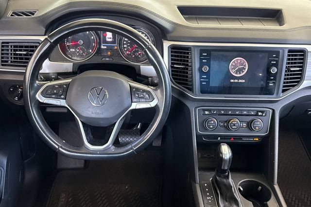 Used 2020 Volkswagen Atlas Cross Sport SE w/ Panoramic Sunroof Package FWD image 14