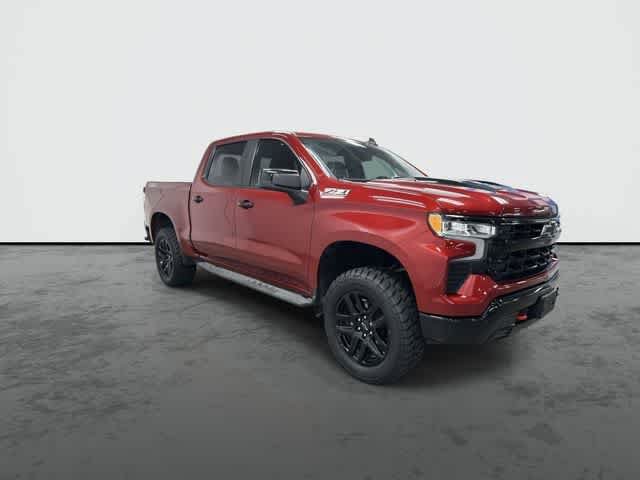 Used 2023 Chevrolet Silverado 1500 LT Trail Boss w/ LPO, Dark Essentials Package AWD/4WD image 5