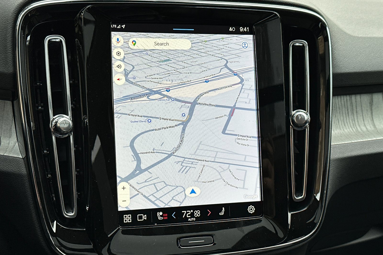 New 2025 Volvo XC40 B5 Core w/ Climate Package image 16