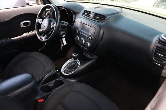 Used 2016 Kia Soul + FWD image 21