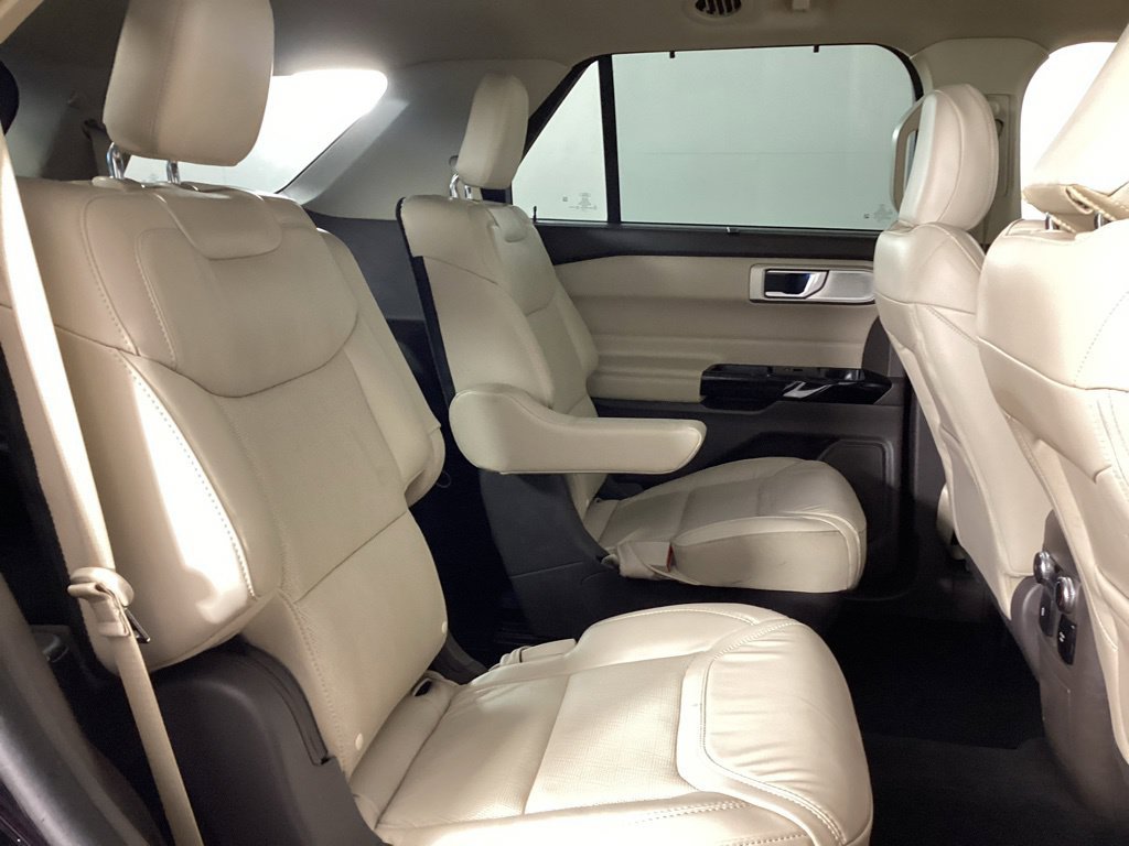 Used 2022 Ford Explorer Platinum w/ Equipment Group 601A AWD/4WD image 26