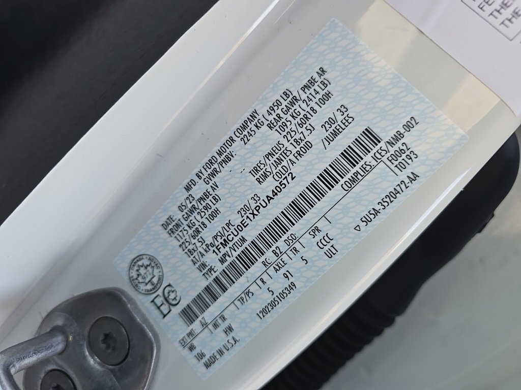 Used 2023 Ford Escape SE image 11