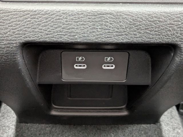 New 2025 Mitsubishi Outlander AWD image 17