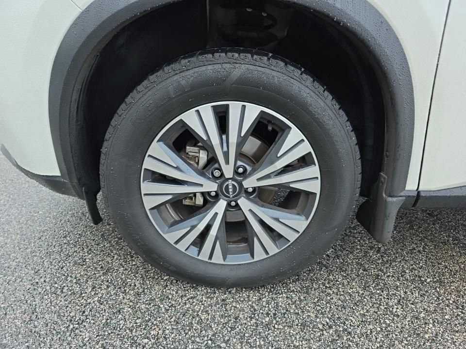 Used 2023 Nissan Rogue SV AWD/4WD image 9