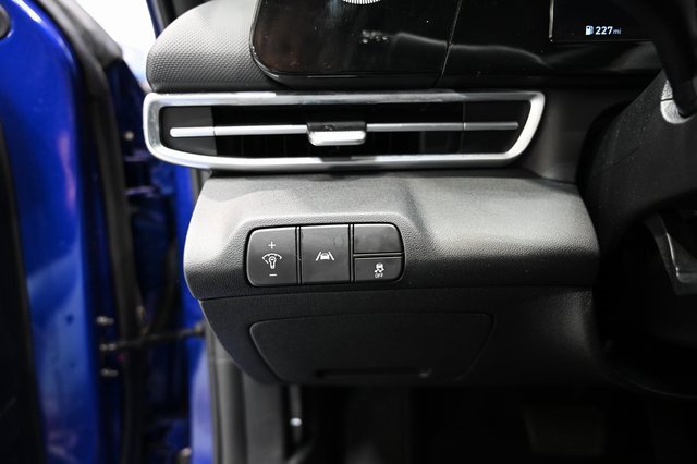 Used 2022 Hyundai Elantra SEL w/ Convenience Package image 22