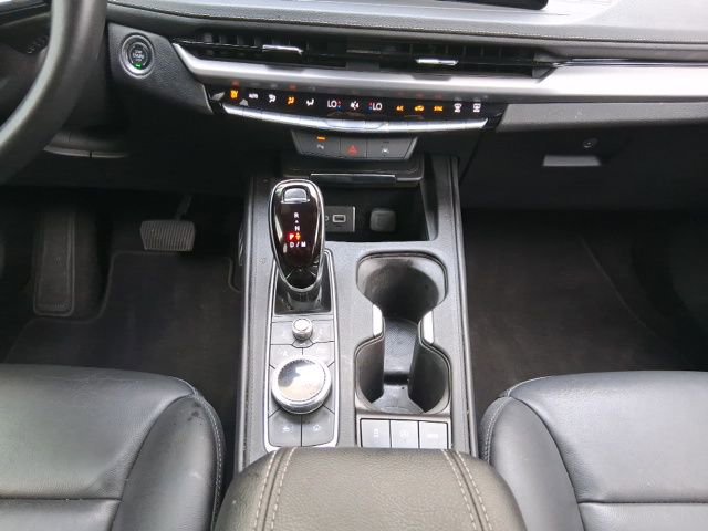 Used 2025 Cadillac XT4 Premium Luxury image 16