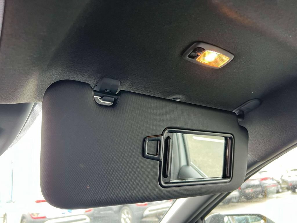 Used 2025 Hyundai Elantra SEL FWD image 30
