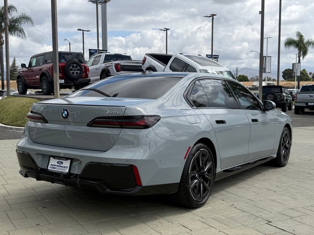 Used 2023 BMW 740i w/ Parking Assistance Package RWD image 8