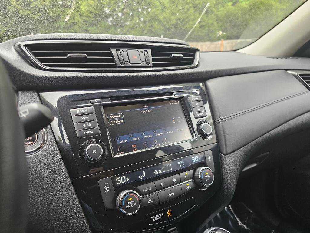 Used 2020 Nissan Rogue SL AWD/4WD image 28