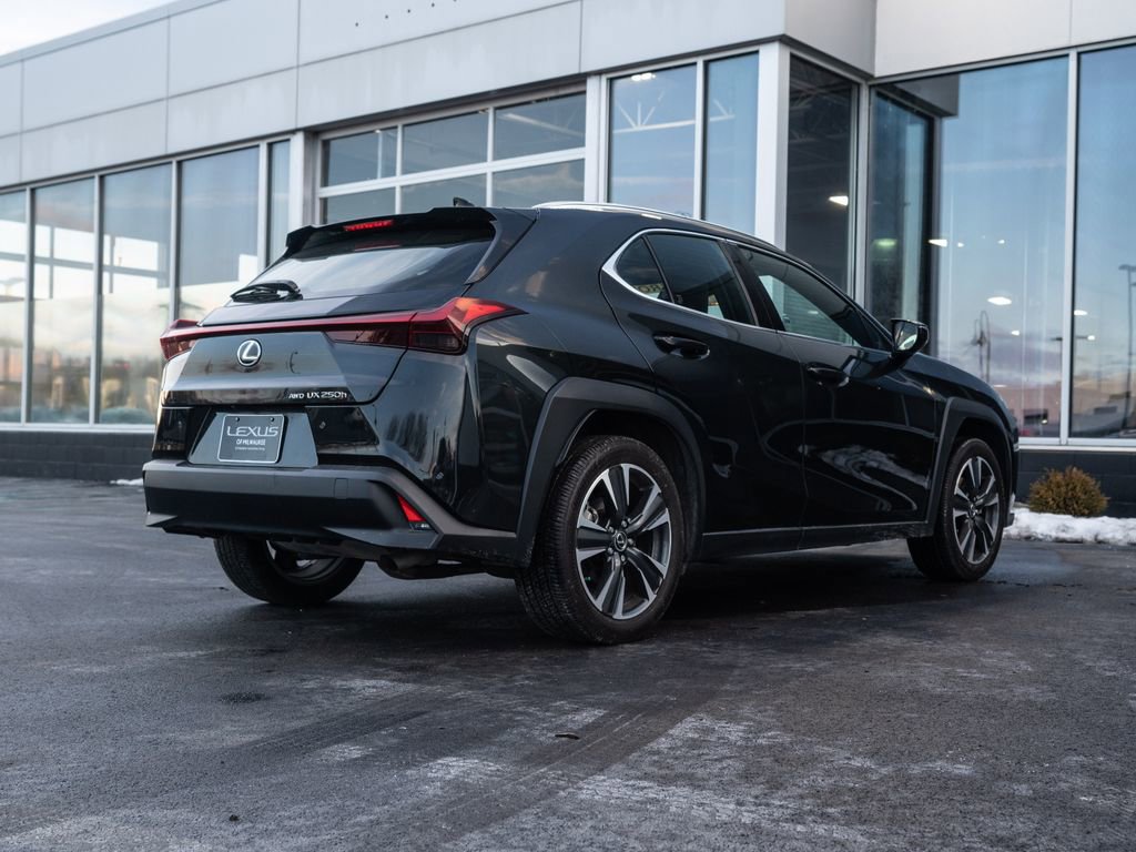 Used 2024 Lexus UX 250h AWD image 9