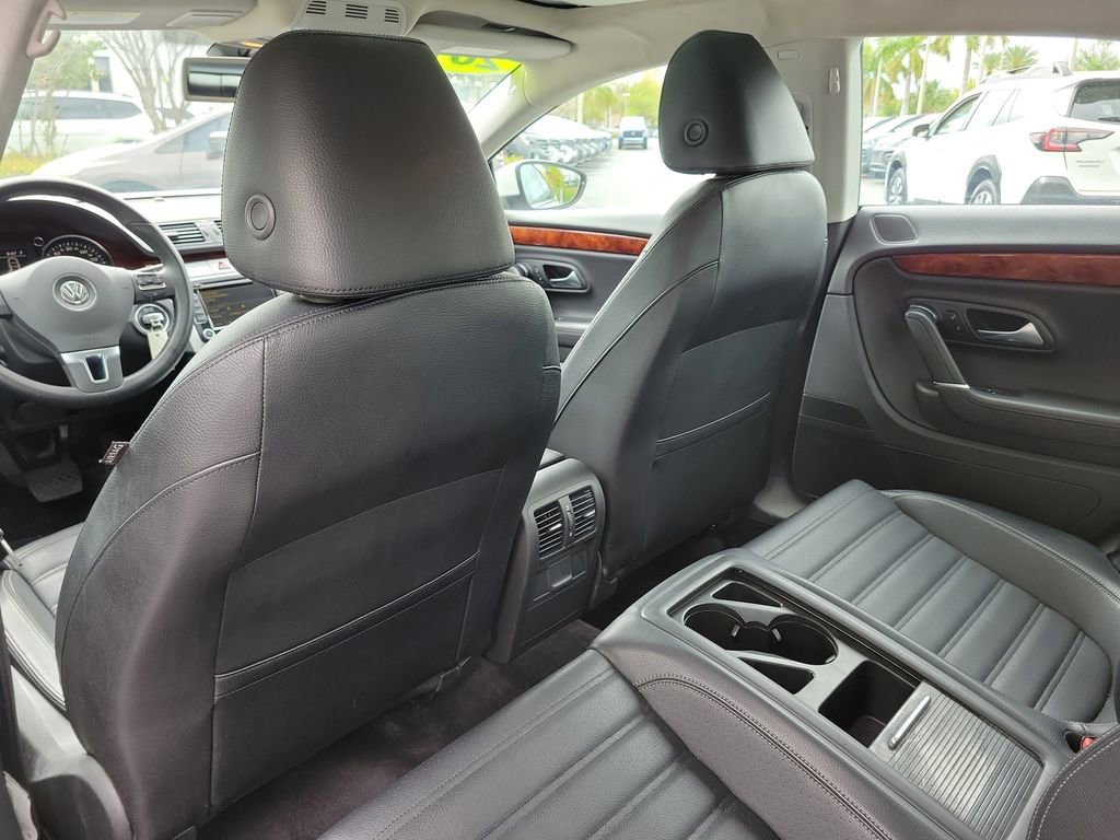Used 2011 Volkswagen CC Lux image 11
