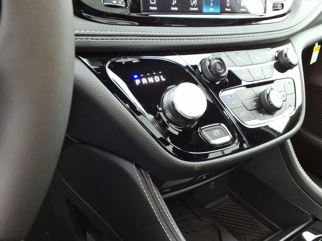 New 2026 Chrysler Pacifica Limited image 26