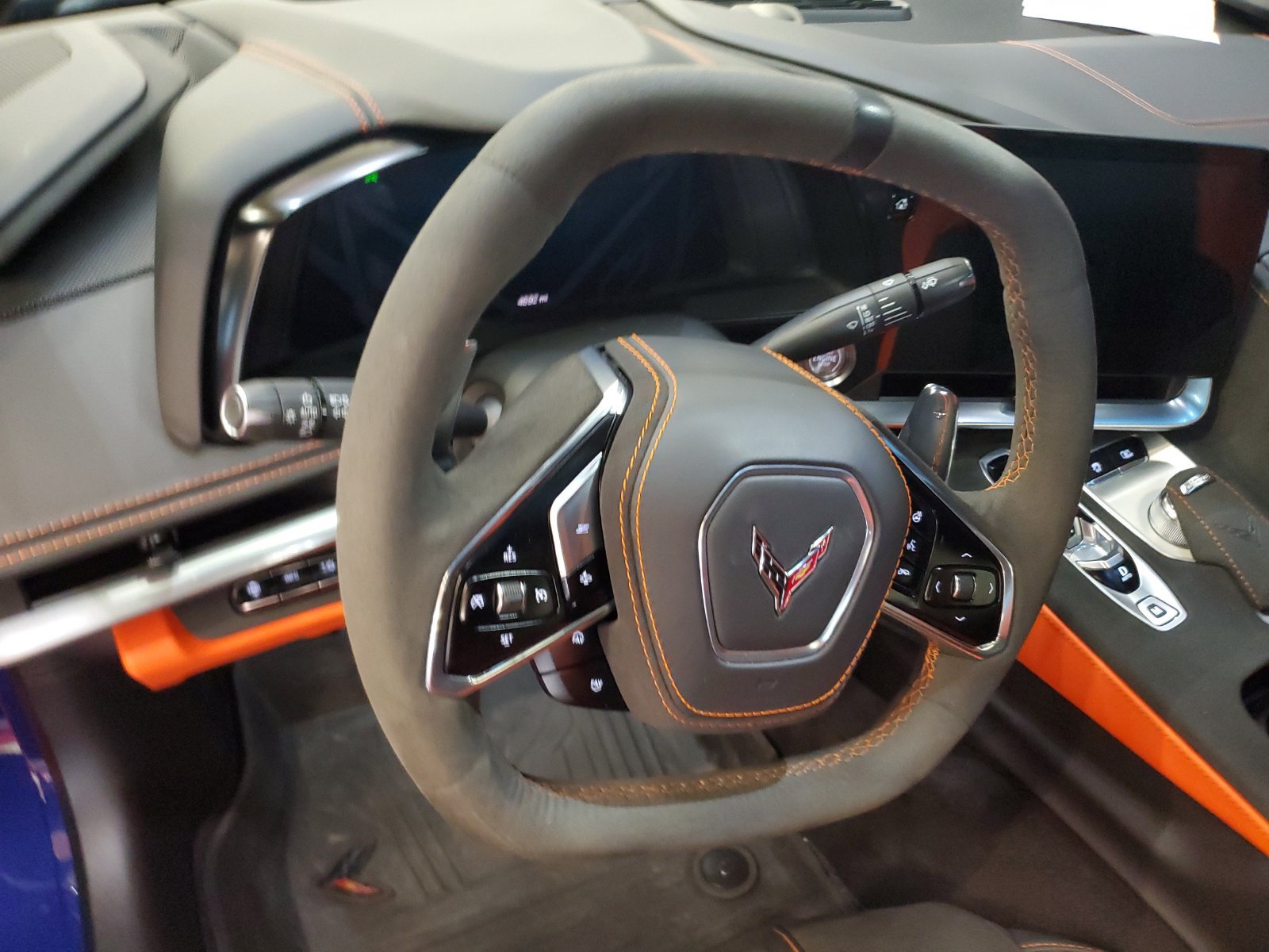 Used 2025 Chevrolet Corvette Stingray Premium Cpe RWD image 9