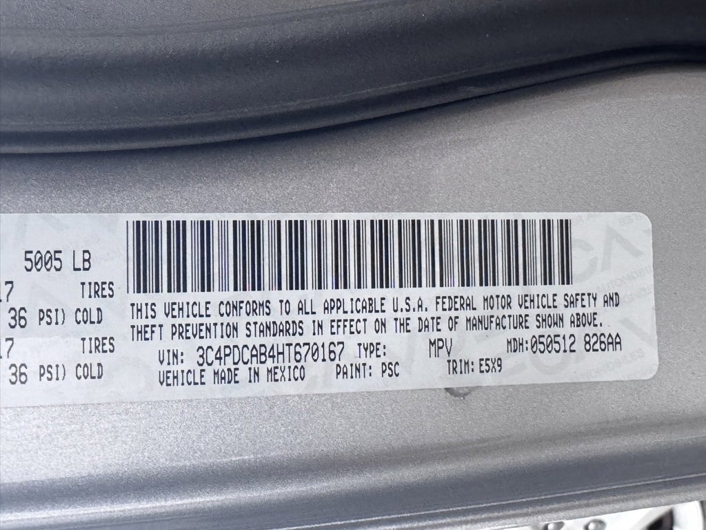 Used 2017 Dodge Journey SE image 39