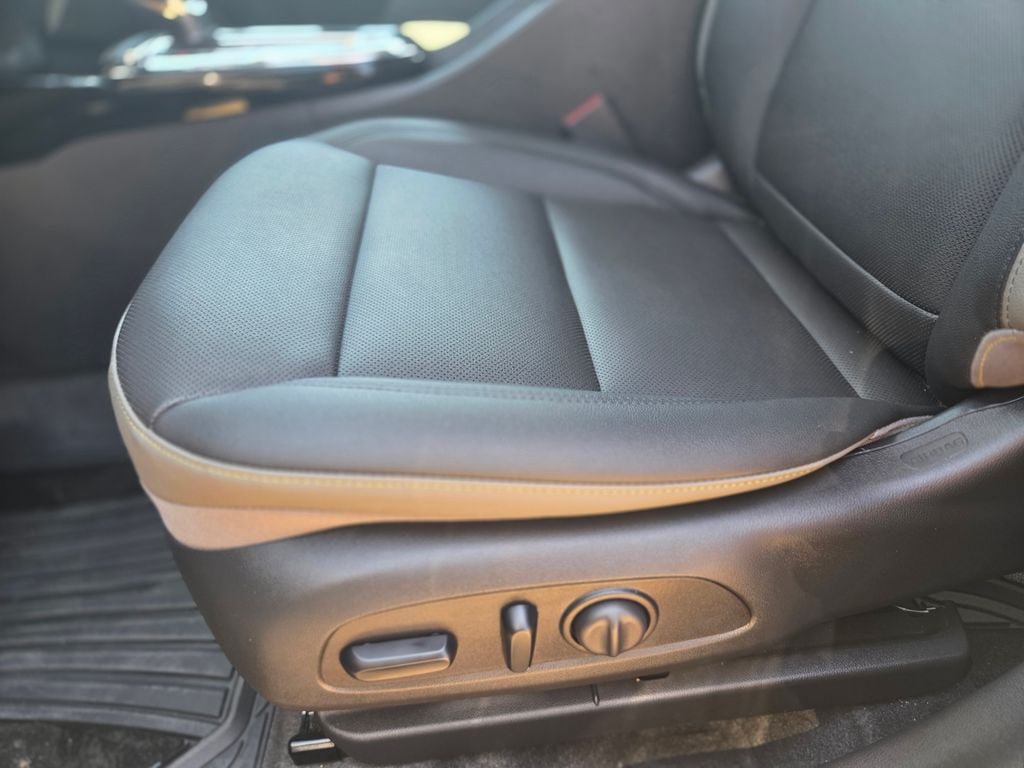 Used 2026 Chevrolet Trax ACTIV FWD image 30