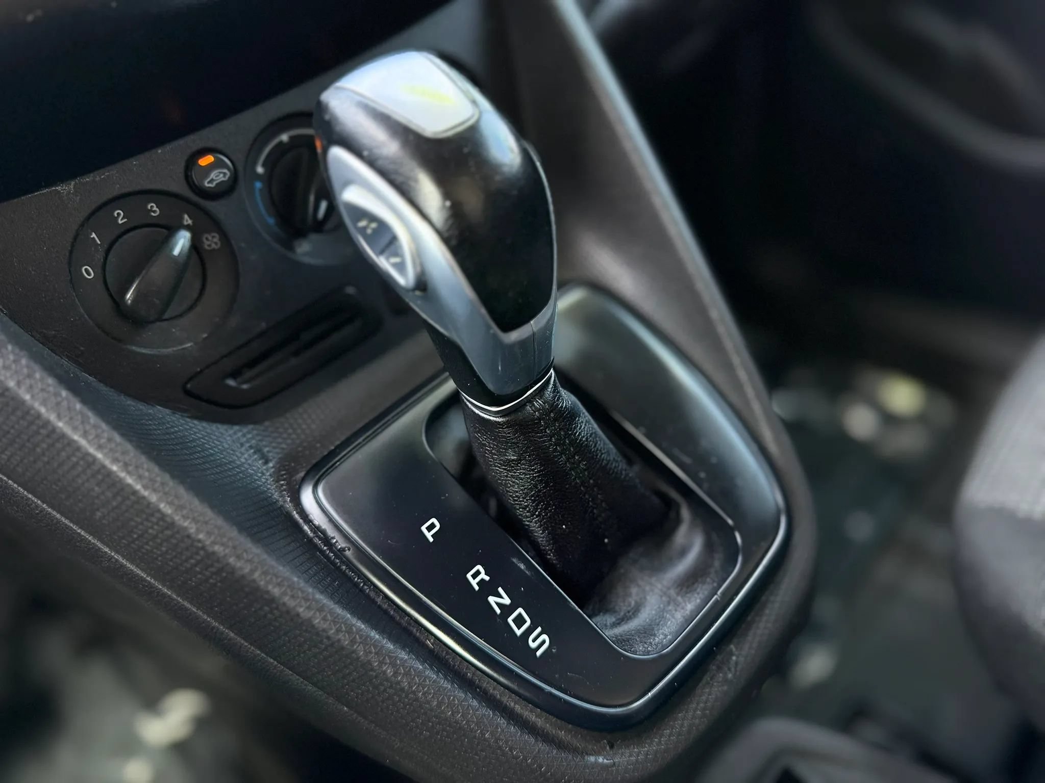 Used 2015 Ford Transit Connect XL FWD image 13