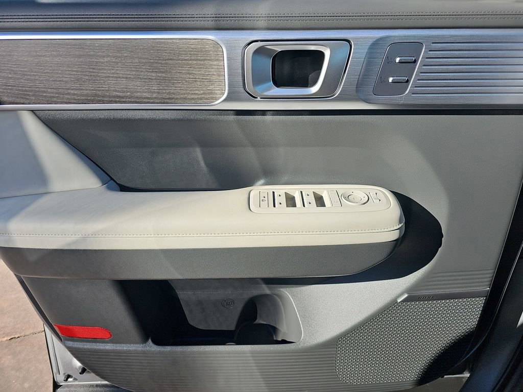 Used 2024 Hyundai Santa Fe Limited image 29