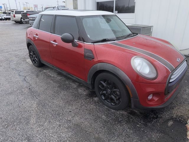 Used 2015 MINI Cooper 4-Door Hardtop image 6