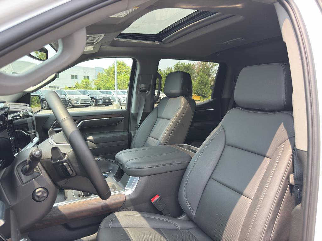 Used 2025 GMC Sierra 1500 SLT w/ SLT Premium Package AWD/4WD image 19
