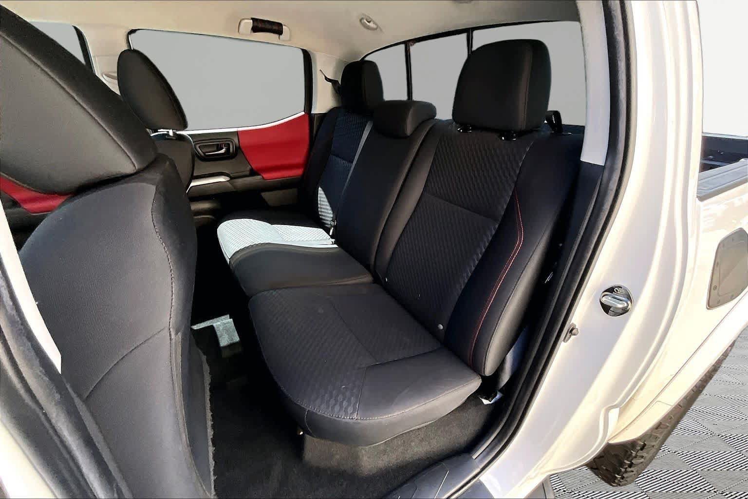 Used 2022 Toyota Tacoma SR5 w/ Technology Package RWD image 21