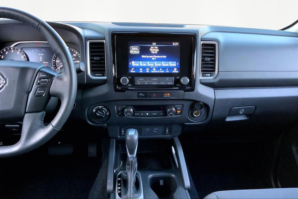 Used 2023 Nissan Frontier SV image 9