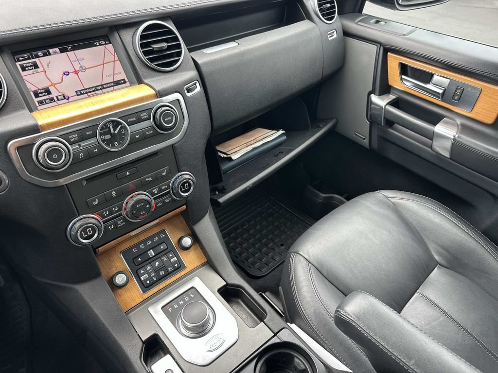Used 2015 Land Rover LR4 HSE LUX AWD/4WD image 35