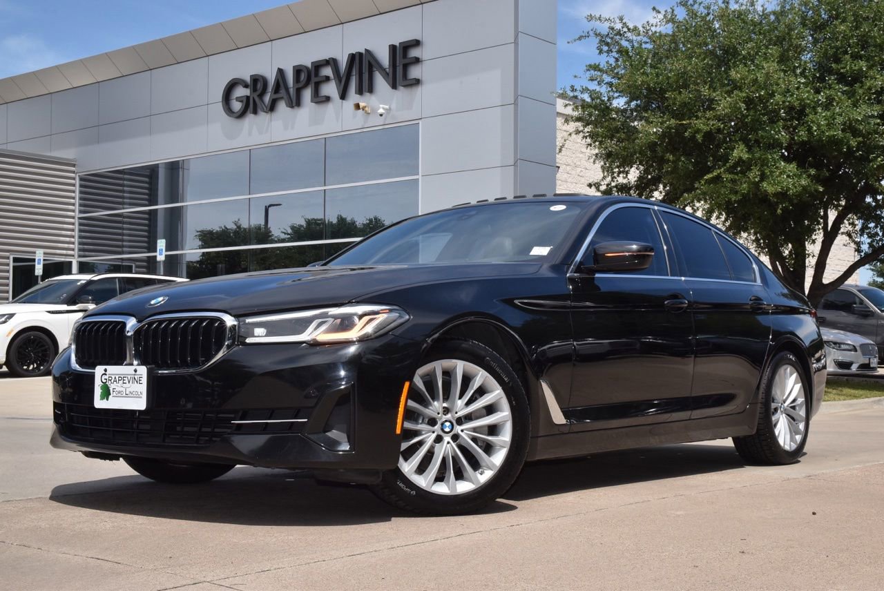 Used 2023 BMW 530i w/ Premium Package RWD image 2