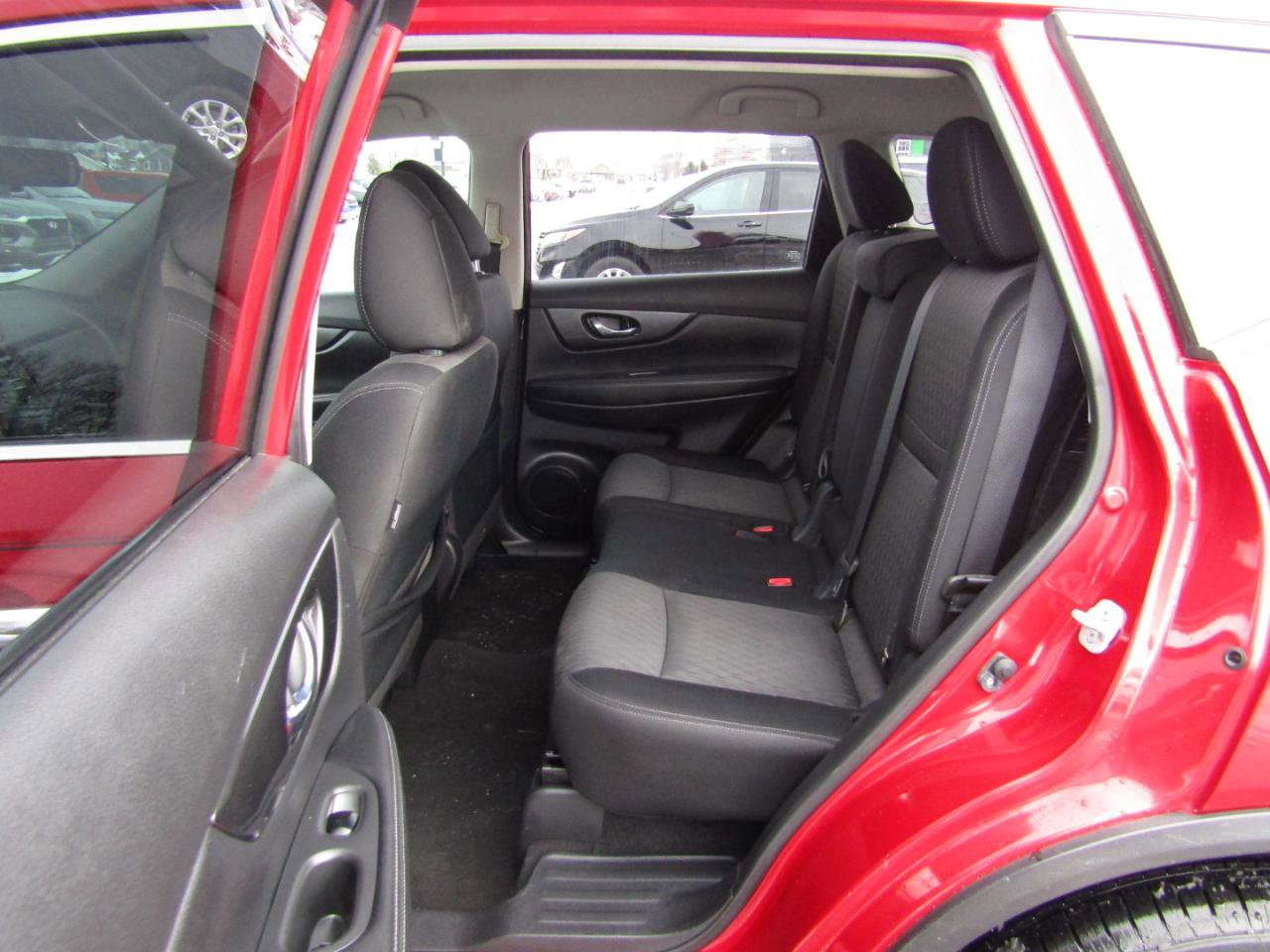 Used 2017 Nissan Rogue S w/ S Appearance Package FWD image 19
