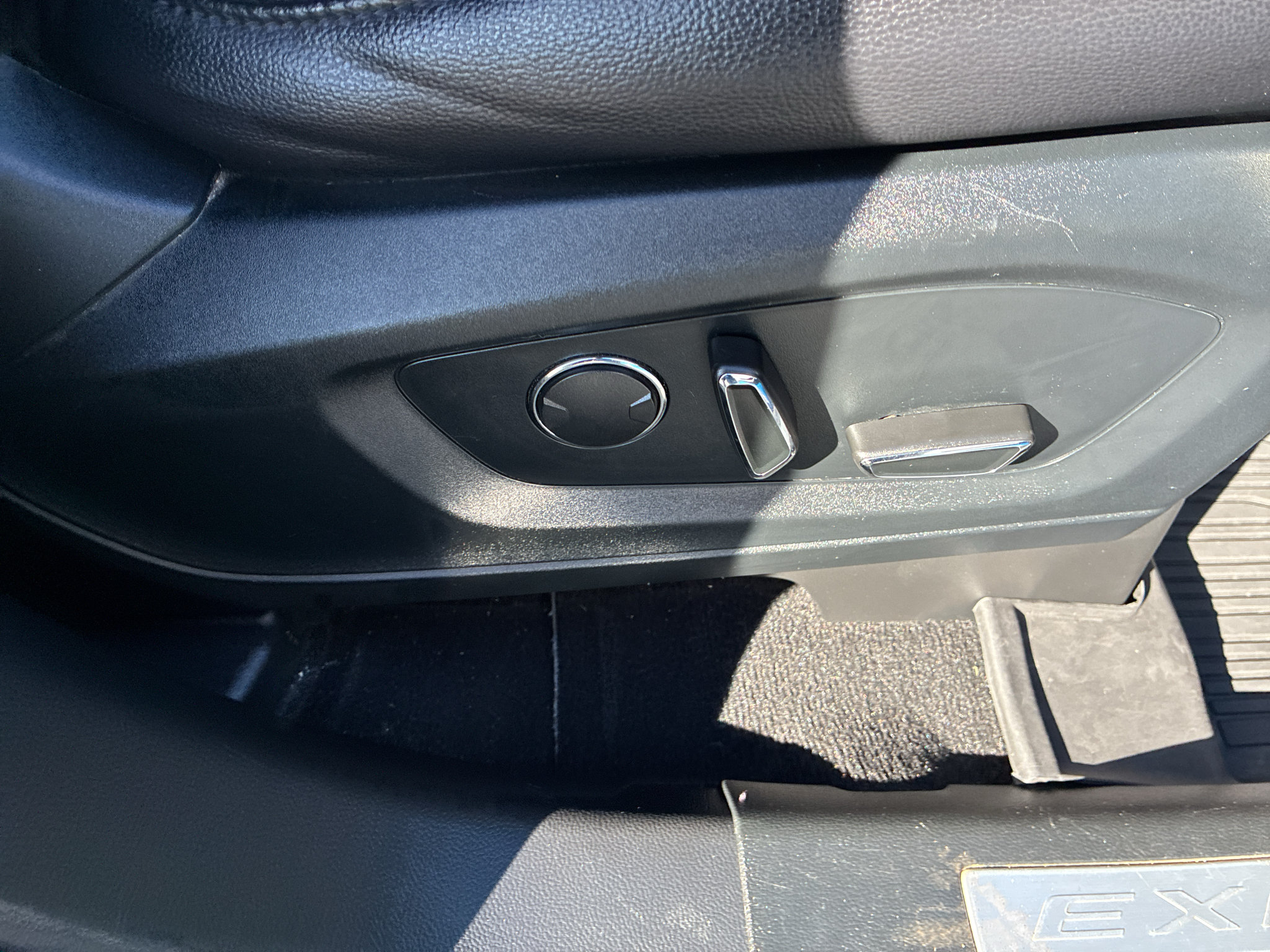 Used 2020 Ford Explorer Limited AWD/4WD image 58