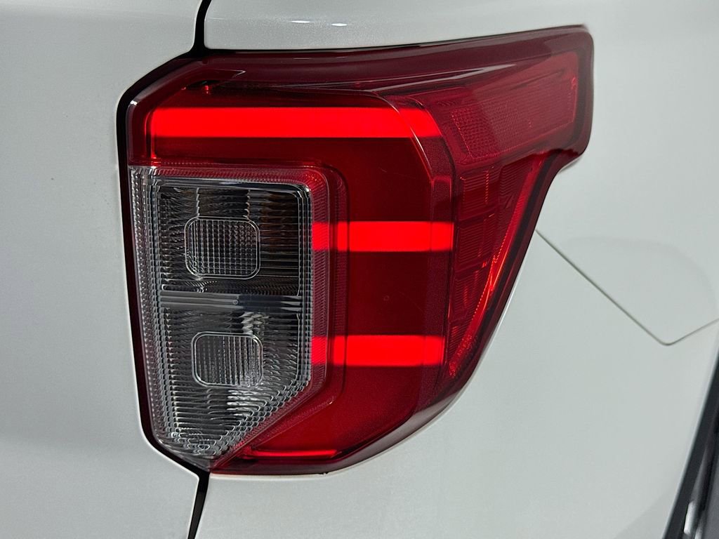 Used 2020 Ford Explorer XLT w/ Equipment Group 202A image 34