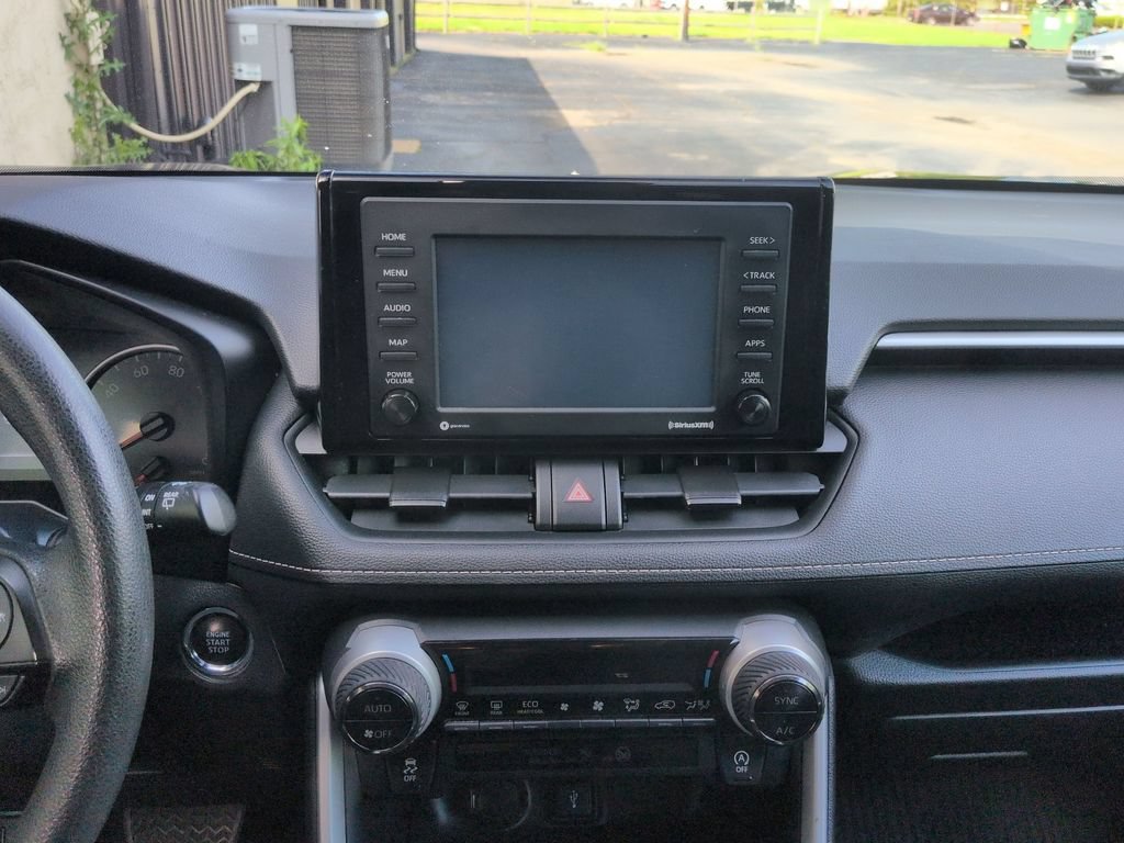 Used 2020 Toyota RAV4 XLE w/ Convenience Package AWD/4WD image 14