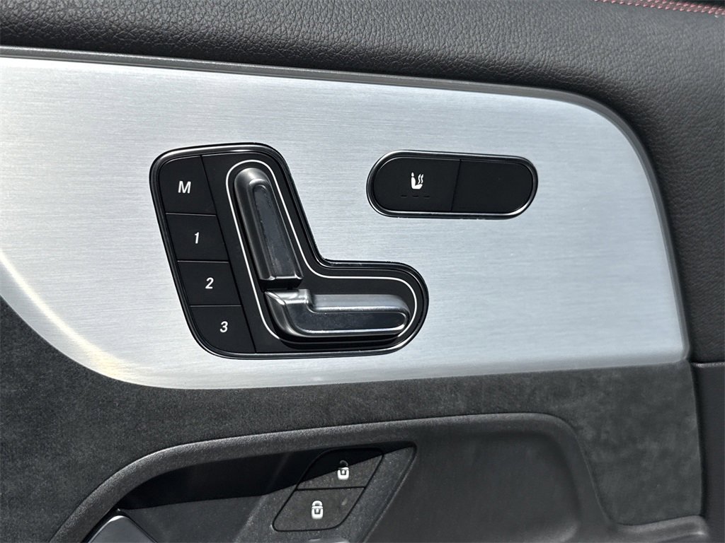 New 2025 Mercedes-Benz GLA 35 AMG 4MATIC image 12